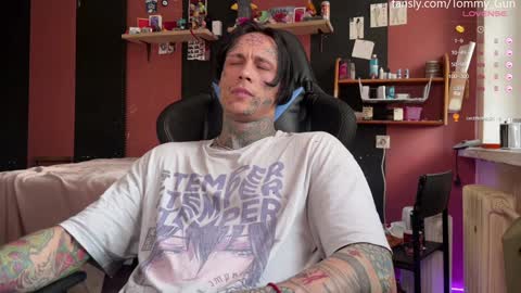 Snapshot of tommy__gun_ chatting on December 2024 11:50:02 AM Tommy and Katana online show from December 2024 11:50:02 AM