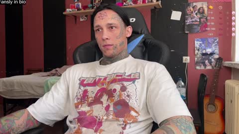 Snapshot of tommy__gun_ chatting on December 2024 08:44:02 AM Tommy and Katana online show from December 2024 08:44:02 AM