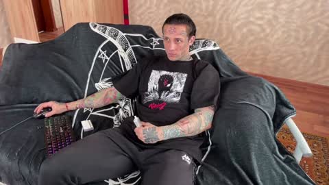 Snapshot of tommy__gun_ chatting on February 2025 09:43:01 AM Tommy and Katana online show from February 2025 09:43:01 AM