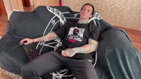 Snapshot of tommy__gun_ chatting on February 2025 07:41:01 AM Tommy and Katana online show from February 2025 07:41:01 AM