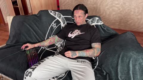 Snapshot of tommy__gun_ chatting on February 2025 10:10:02 AM Tommy and Katana online show from February 2025 10:10:02 AM