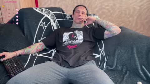 Snapshot of tommy__gun_ chatting on February 2025 06:22:02 AM Tommy and Katana online show from February 2025 06:22:02 AM