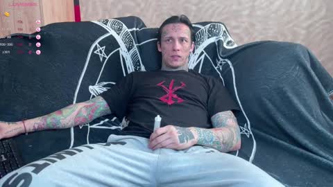 Snapshot of tommy__gun_ chatting on February 2025 06:32:02 AM Tommy and Katana online show from February 2025 06:32:02 AM