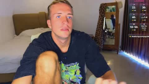Snapshot of tommy_cumfinger chatting on May 2026 12:26:02 AM Tommy online show from May 2026 12:26:02 AM