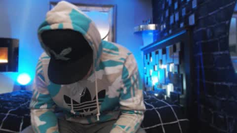 Tommy online show from November 2025 07:39:02 PM