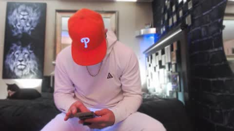 Snapshot of tommy_knuckles chatting on December 2025 09:49:01 AM Tommy online show from December 2025 09:49:01 AM