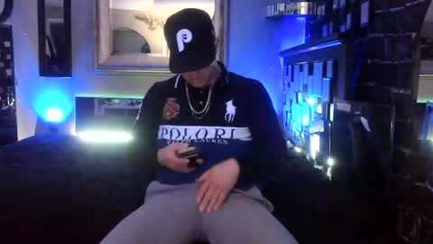 Snapshot of tommy_knuckles chatting on February 2026 03:27:01 PM Tommy online show from February 2026 03:27:01 PM