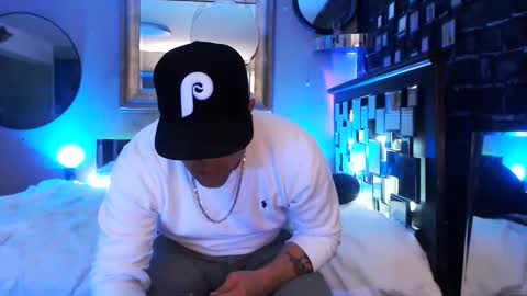 Snapshot of tommy_knuckles chatting on April 2026 02:14:02 PM Tommy online show from April 2026 02:14:02 PM