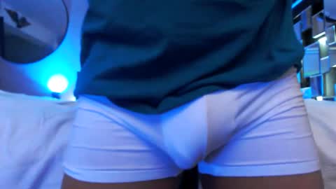 Snapshot of tommy_knuckles chatting on April 2026 08:40:01 PM Tommy online show from April 2026 08:40:01 PM