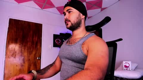 Snapshot of tommy_sccott chatting on December 2024 03:47:02 AM tommy_sccott online show from December 2024 03:47:02 AM