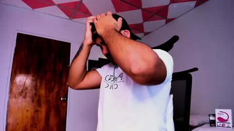 Snapshot of tommy_sccott chatting on January 2025 03:12:01 AM tommy_sccott online show from January 2025 03:12:01 AM