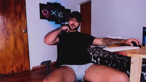 Snapshot of tommy_sccott chatting on February 2025 04:16:02 AM tommy_sccott online show from February 2025 04:16:02 AM