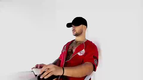 Snapshot of tommy_sccott chatting on September 2025 10:32:01 PM tommy_sccott online show from September 2025 10:32:01 PM