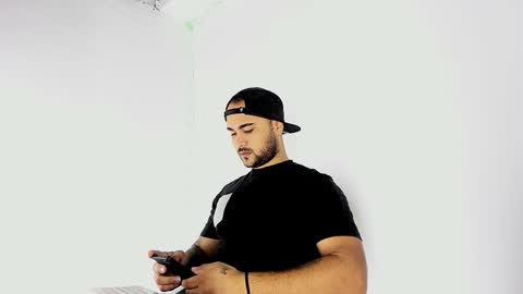 Snapshot of tommy_sccott chatting on September 2025 10:11:01 PM tommy_sccott online show from September 2025 10:11:01 PM