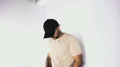 Snapshot of tommy_sccott chatting on October 2025 10:30:02 PM tommy_sccott online show from October 2025 10:30:02 PM