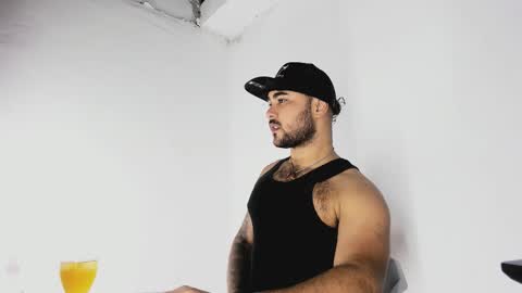 Snapshot of tommy_sccott chatting on October 2025 09:31:01 PM tommy_sccott online show from October 2025 09:31:01 PM