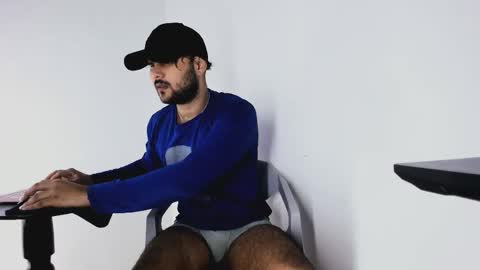 Snapshot of tommy_sccott chatting on October 2025 12:03:01 AM tommy_sccott online show from October 2025 12:03:01 AM