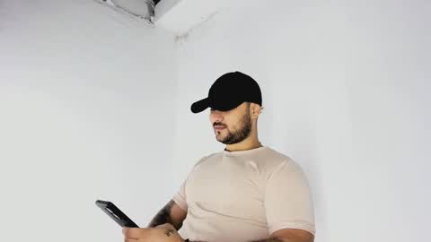 Snapshot of tommy_sccott chatting on November 2025 09:24:02 PM tommy_sccott online show from November 2025 09:24:02 PM