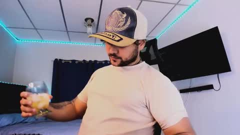 Snapshot of tommy_sccott chatting on December 2025 10:15:01 PM tommy_sccott online show from December 2025 10:15:01 PM