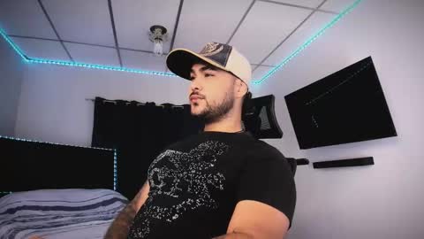 Snapshot of tommy_sccott chatting on February 2026 09:42:01 PM tommy_sccott online show from February 2026 09:42:01 PM