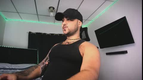 Snapshot of tommy_sccott chatting on February 2026 11:17:01 PM tommy_sccott online show from February 2026 11:17:01 PM