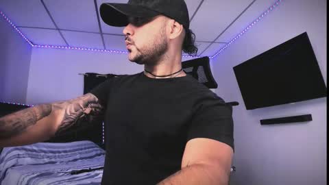 Snapshot of tommy_sccott chatting on February 2026 12:09:01 AM tommy_sccott online show from February 2026 12:09:01 AM