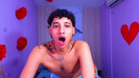 tommy_sweet1 online show from March 2025 12:01:01 PM