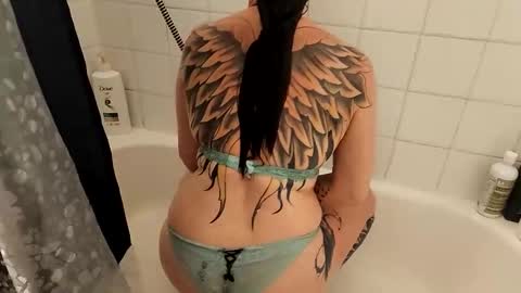 Snapshot of tommybones4l93 chatting on November 2025 12:35:02 AM tommybones4l93 online show from November 2025 12:35:02 AM