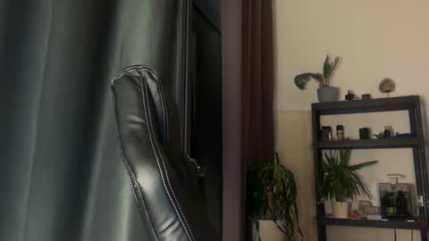 Thomas Fit online show from November 2025 09:17:02 PM