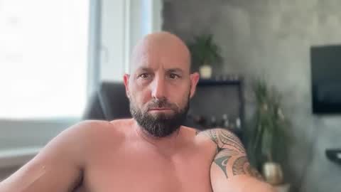 Snapshot of tommyx01 chatting on June 2026 06:10:02 AM Thomas Fit online show from June 2026 06:10:02 AM