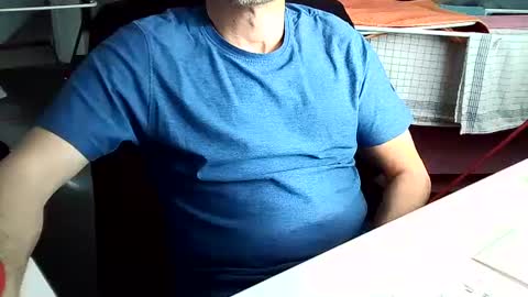 Snapshot of tomtom02029 chatting on January 2025 10:21:02 AM Tom online show from January 2025 10:21:02 AM