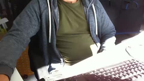 Snapshot of tomtom02029 chatting on September 2025 09:20:02 AM Tom online show from September 2025 09:20:02 AM