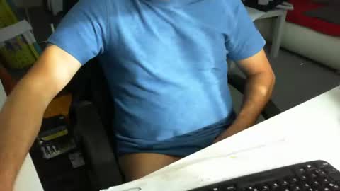 Snapshot of tomtom02029 chatting on October 2025 09:31:01 AM Tom online show from October 2025 09:31:01 AM