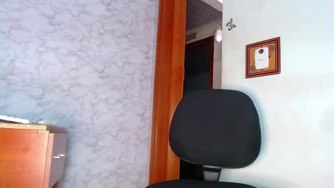 Snapshot of tomyjailen chatting on December 2024 02:35:02 PM Tomyjailen online show from December 2024 02:35:02 PM