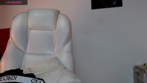 Snapshot of tonibelmont chatting on December 2024 09:57:01 PM TONI BELMONT online show from December 2024 09:57:01 PM