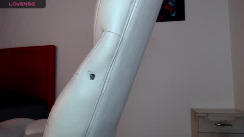 Snapshot of tonibelmont chatting on December 2024 09:32:02 PM TONI BELMONT online show from December 2024 09:32:02 PM