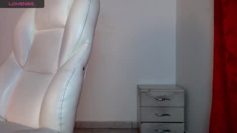 Snapshot of tonibelmont chatting on December 2024 09:17:02 PM TONI BELMONT online show from December 2024 09:17:02 PM