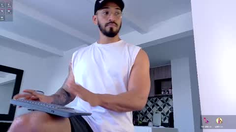 Snapshot of tony_muscle1 chatting on September 2025 09:17:02 PM tony muscle1 online show from September 2025 09:17:02 PM