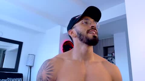 Snapshot of tony_muscle1 chatting on September 2025 09:29:02 PM tony muscle1 online show from September 2025 09:29:02 PM