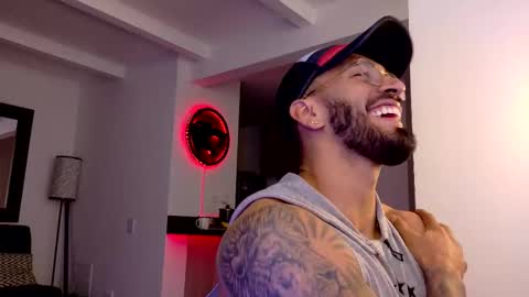 Snapshot of tony_muscle1 chatting on October 2025 11:02:02 PM tony muscle1 online show from October 2025 11:02:02 PM