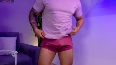Snapshot of tony_muscle1 chatting on July 2026 08:04:01 PM tony muscle1 online show from July 2026 08:04:01 PM