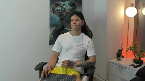 tony_petrov online show from November 2025 01:34:01 PM