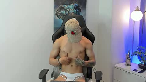 tony_petrov online show from November 2025 01:47:02 PM