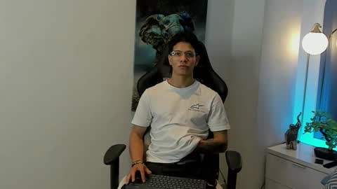 Snapshot of tony_petrov chatting on January 2026 04:04:01 AM tony_petrov online show from January 2026 04:04:01 AM