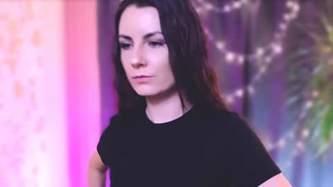 Elizabeth online show from January 2025 08:14:02 PM