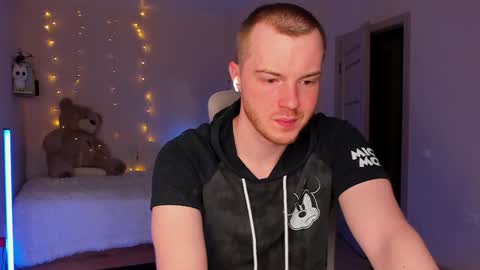 Snapshot of toohornyserj chatting on December 2024 11:03:02 PM toohornyserj online show from December 2024 11:03:02 PM