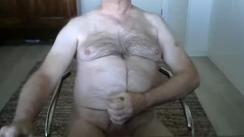 Snapshot of tooohard chatting on May 2026 03:42:02 PM Alex online show from May 2026 03:42:02 PM