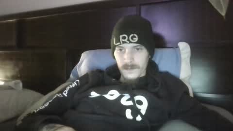 Snapshot of tootall803 chatting on December 2024 04:25:01 AM TooTall803 online show from December 2024 04:25:01 AM