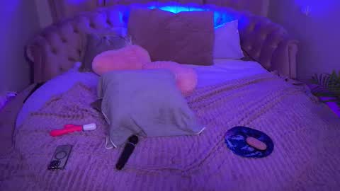 top_grace online show from November 2025 11:24:01 AM