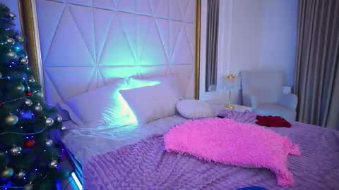 top_grace online show from December 2025 07:32:01 PM